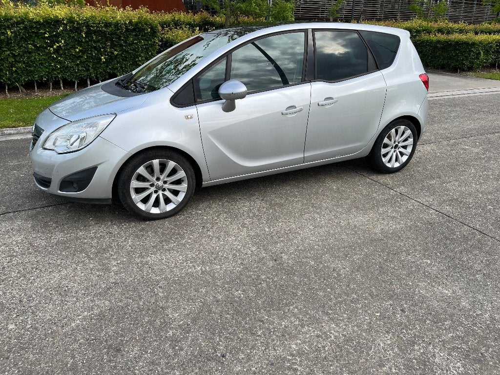 Opel MERIVA 1.7cdti 81kw PANORAMA GPS JAL, Auto's, Opel, Voorwielaandrijving, Monovolume, Zwart, 4 cilinders