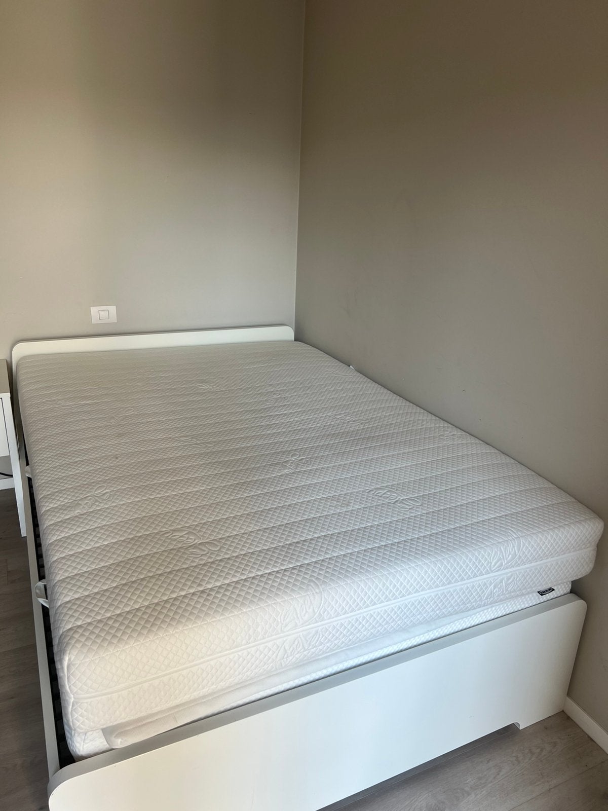 Matras ( 140 x 200), Huis en Inrichting, Ophalen, Gebruikt, Wit, 140 cm