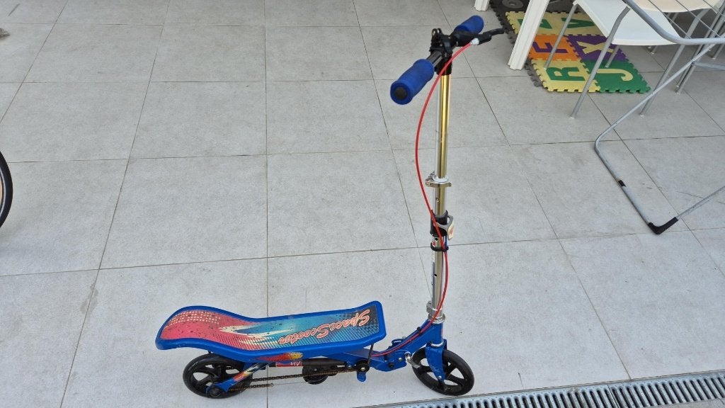 Mechanische stepper met een schokdemper aan de onderkant., Ophalen, Gebruikt, Overige typen, Space Scooter
