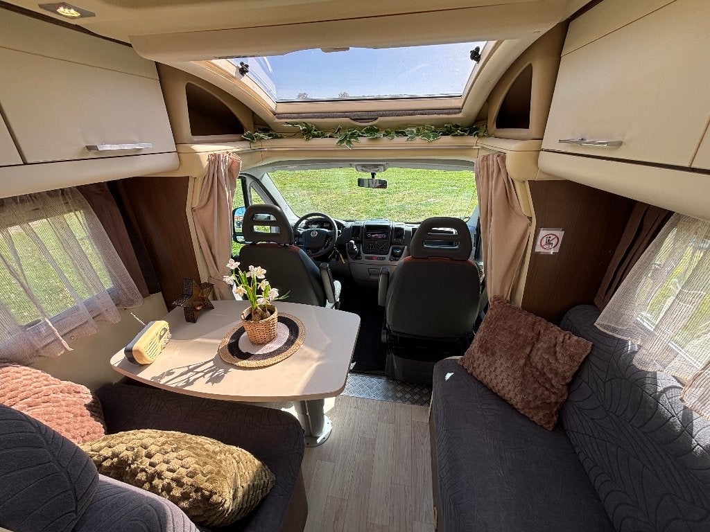 Mooie Granduca Fiat Ducato 2.3JTD voor 4 personen 47.000km, Standaard zit, Ringverwarming, Fiat, Afzuigkap