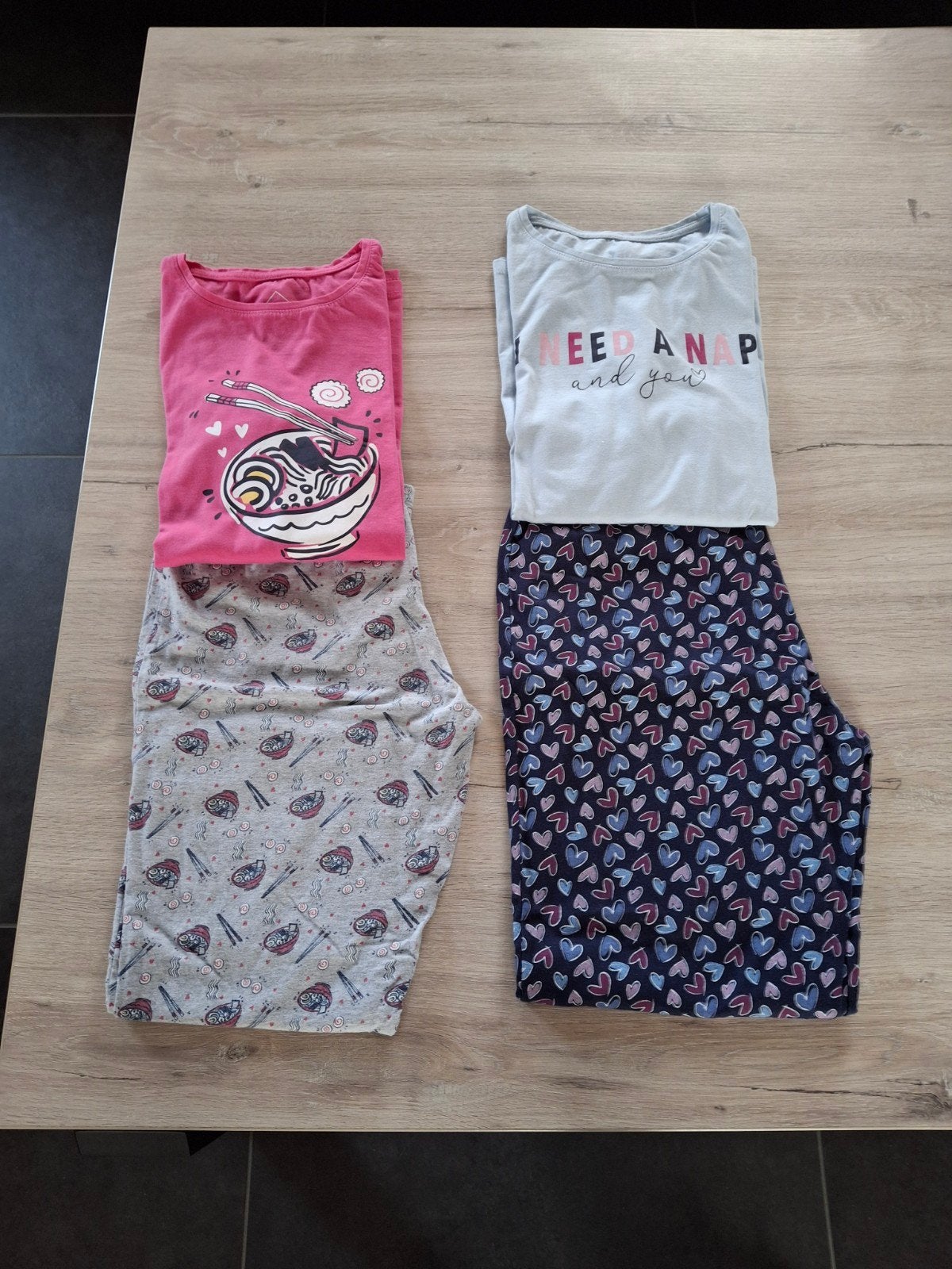 2 dames pyjama´s maat S, Ophalen of Verzenden