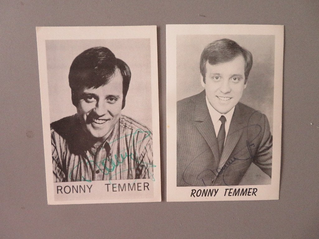 2 gesigneerde fankaarten zanger Ronny Temmer, Verzamelen, Ophalen of Verzenden, Zo goed als nieuw, Foto of Kaart, Gesigneerd