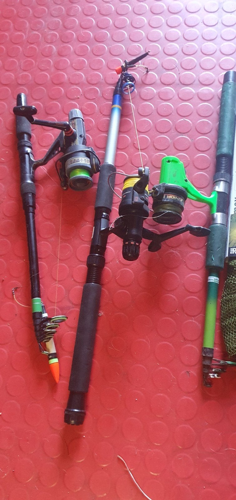3 vishengels en tas en schepnet, Watersport en Boten, Hengelsport | Zeevissen, Ophalen of Verzenden