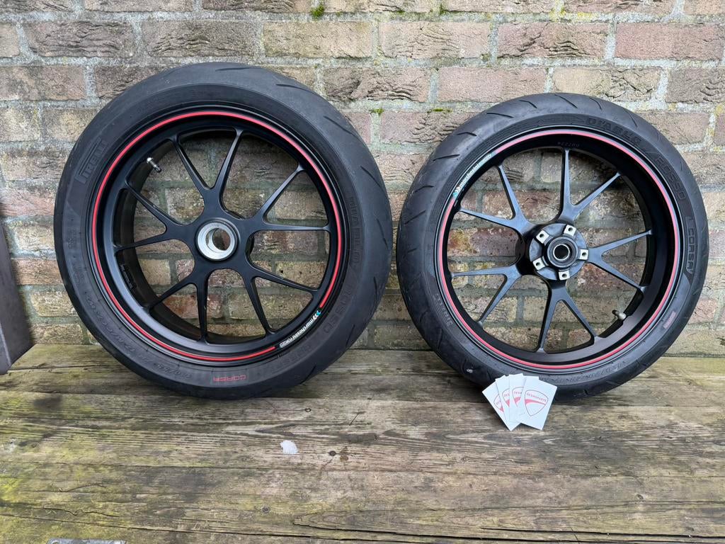 Marchesini gesmede velgen hypermotard 950 939 821 1100 796, Motoren, Ophalen