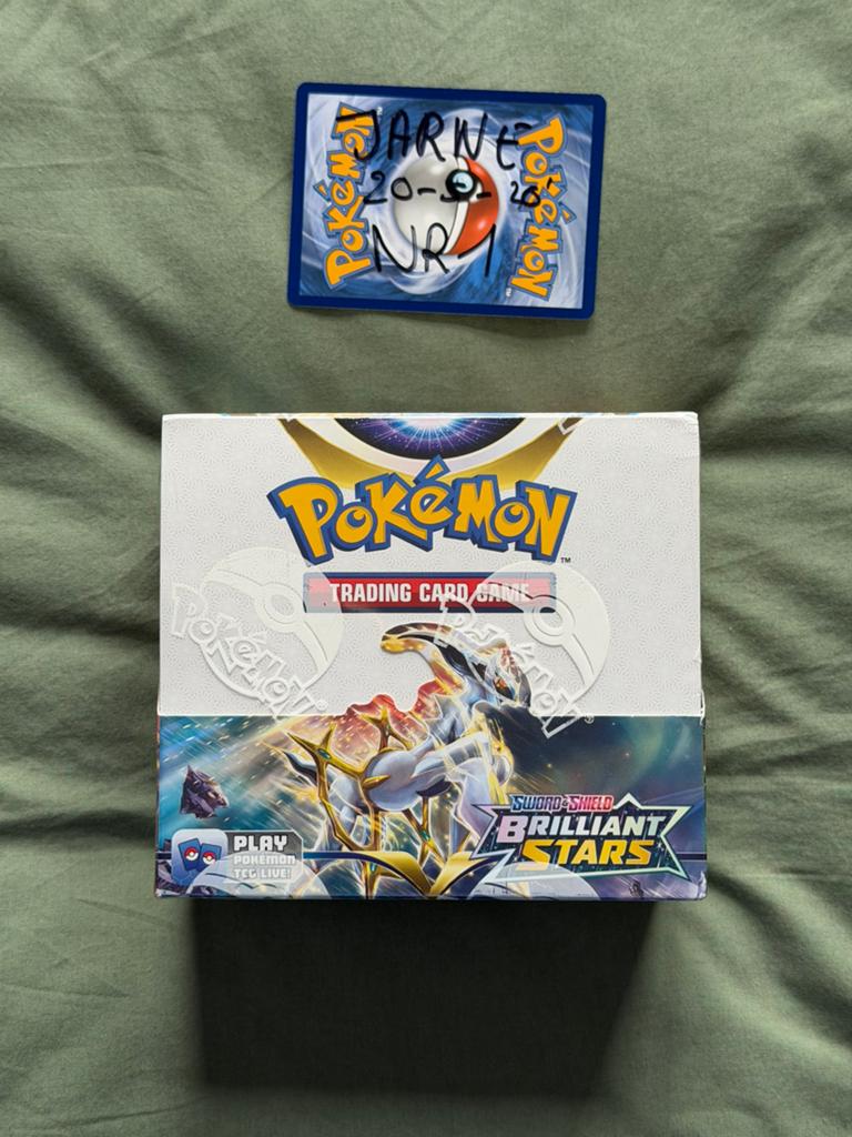 Pokemon Brilliant stars booster box nr1, Ophalen, Nieuw, Boosterbox