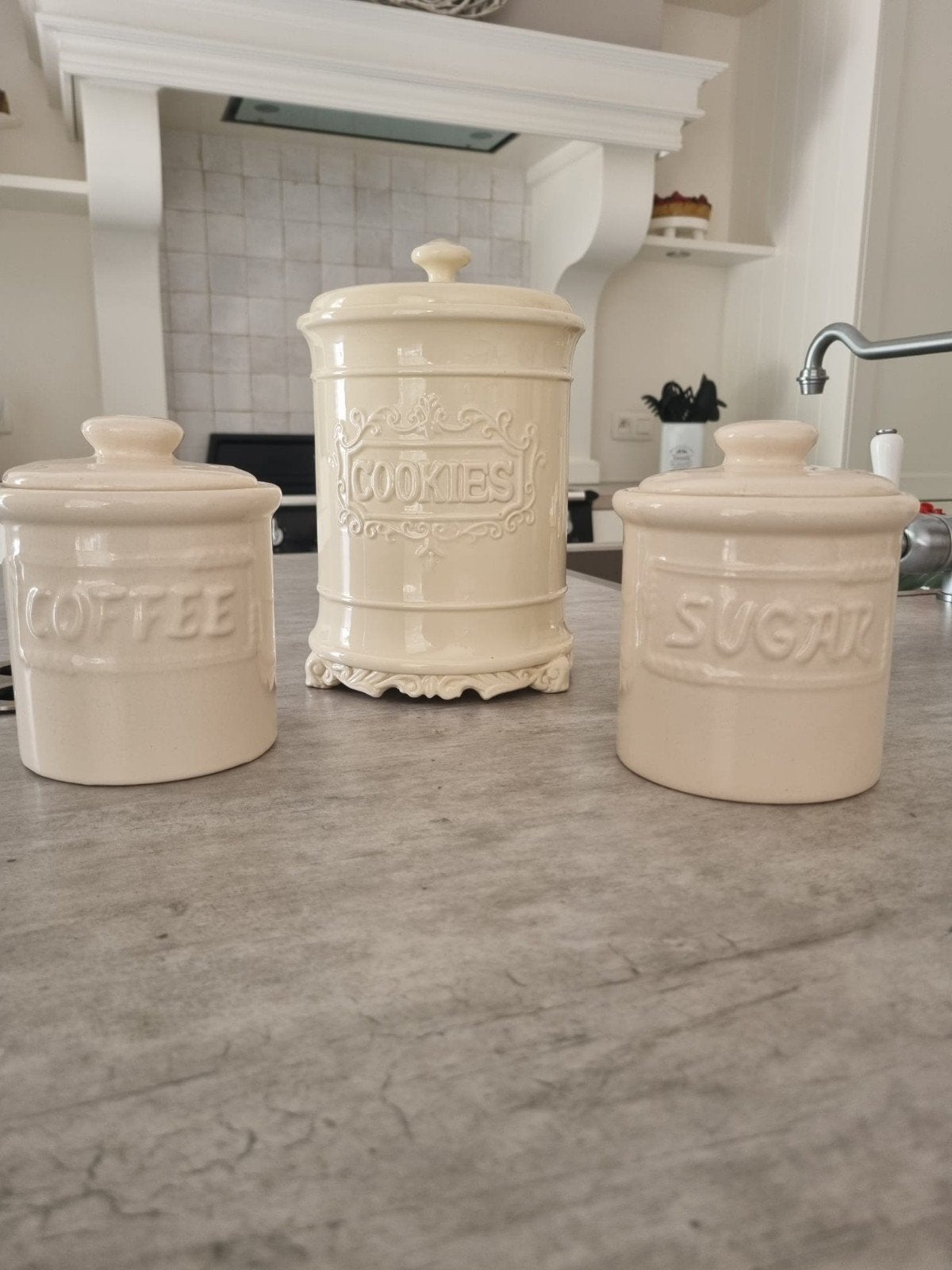 Decoratieve potten, Enlèvement