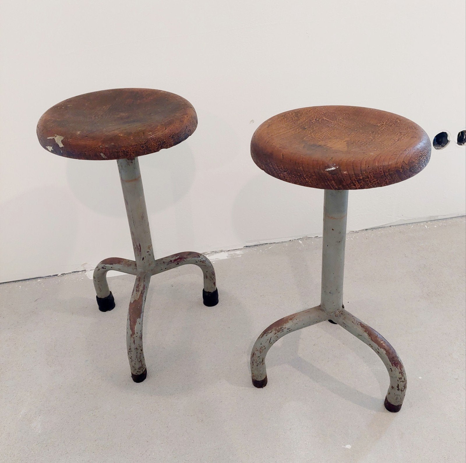 Vintage! 2 petits tabourets style "industriel", Maison & Meubles, Enlèvement