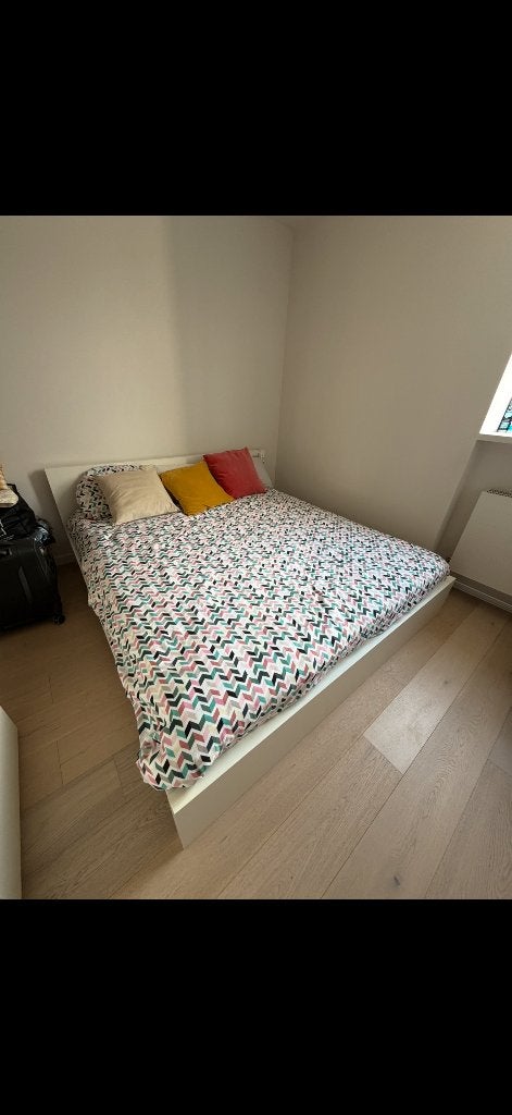 Bed en matras 180x200, Ophalen, Gebruikt, Wit, Tweepersoons