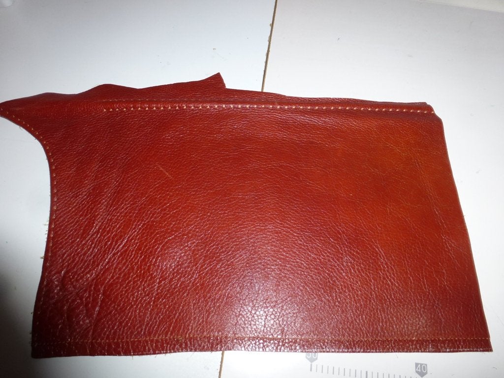 doos met mooi dik rood leder + machine leder dunner maken, Hobby en Vrije tijd, Ophalen of Verzenden, Gebruikt, Rood, Leer of Kunstleer
