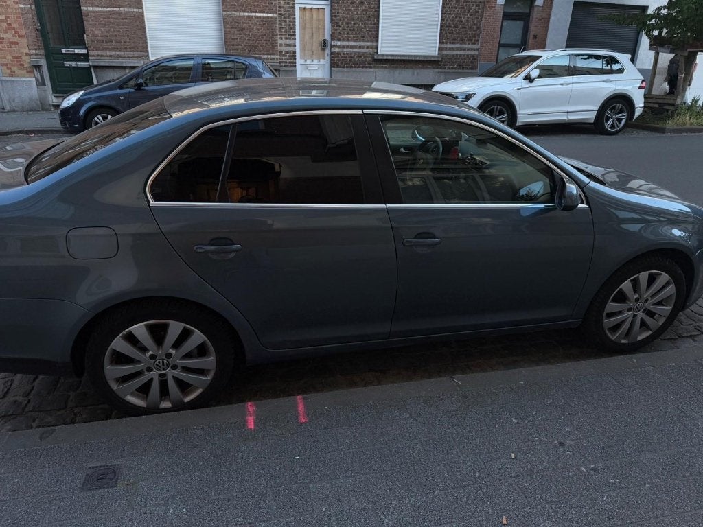 Volkswagen Jetta, Argent ou Gris, Achat, 5 portes, Automatique