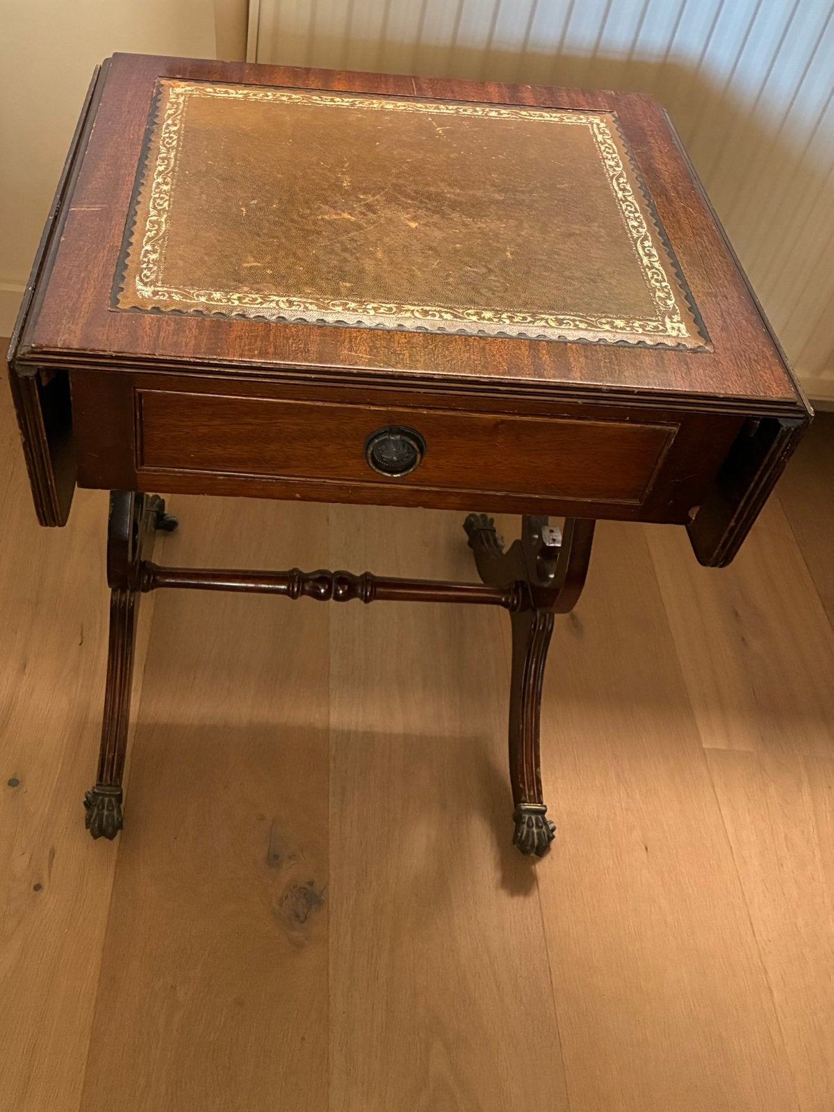 Table d'appoint sur roulettes, Enlèvement