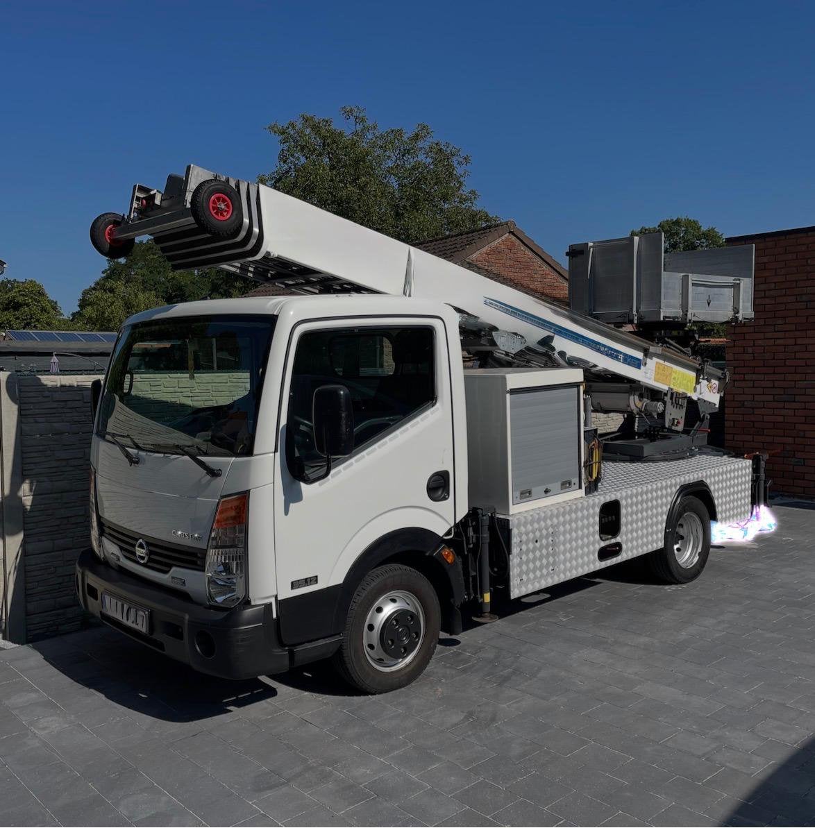 Nissan cabstar 35.12  bocker verhuislift, Euro 5, Wit, Grijs, Particulier