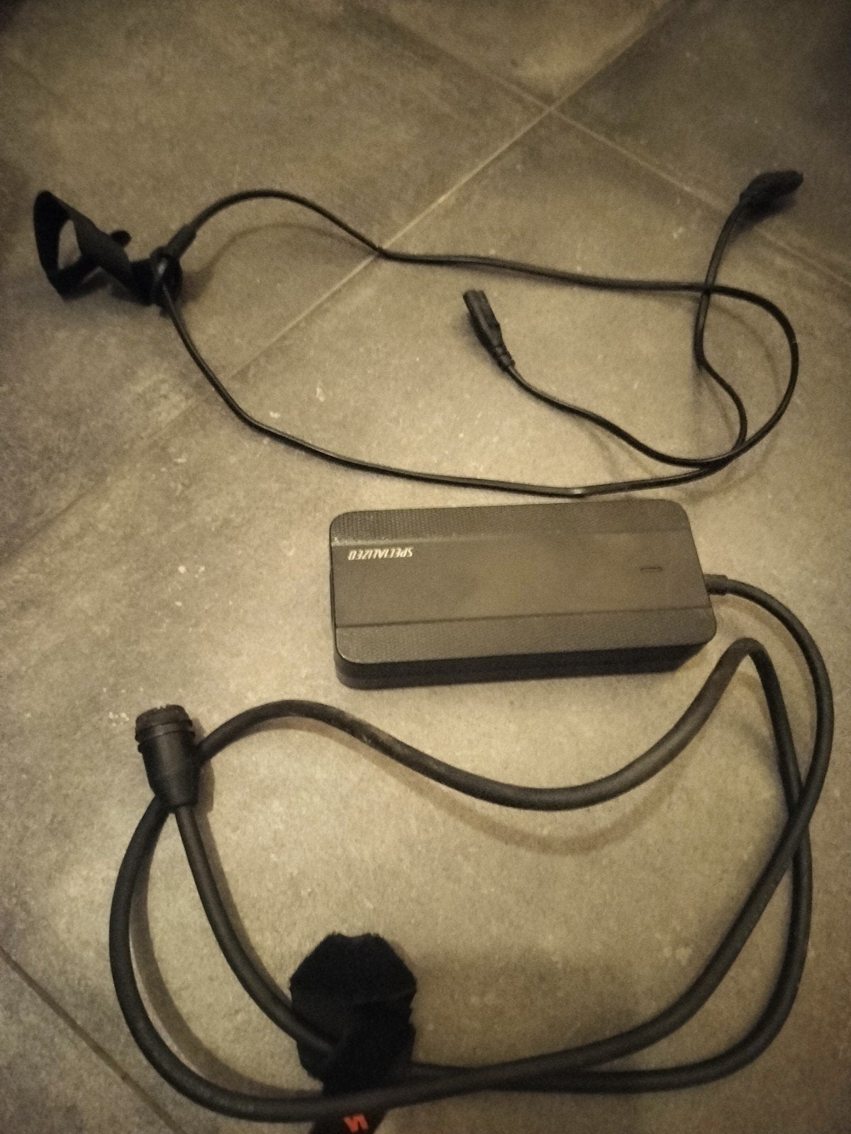 Oplader, charger chargeur specialized turbo levo, Fietsen en Brommers, Fietsaccessoires | Fietsaccu's, Ophalen