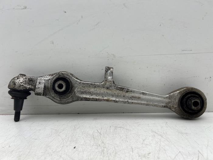 Bras de suspension bas avant gauche d'un Volkswagen Passat, Volkswagen, -, 3 mois de garantie, Utilisé