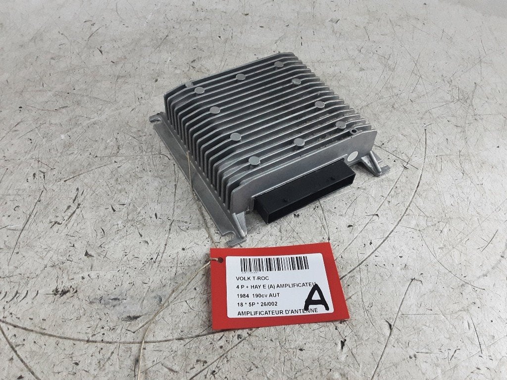 AMPLIFICATEUR D'ANTENNE Volkswagen T-Roc I (5Q6035456), Volkswagen, Mevr. I. Hauben, Utilisé, Rue de l'Espoir 34 34
4030  GRIVEGNÉE, BE
