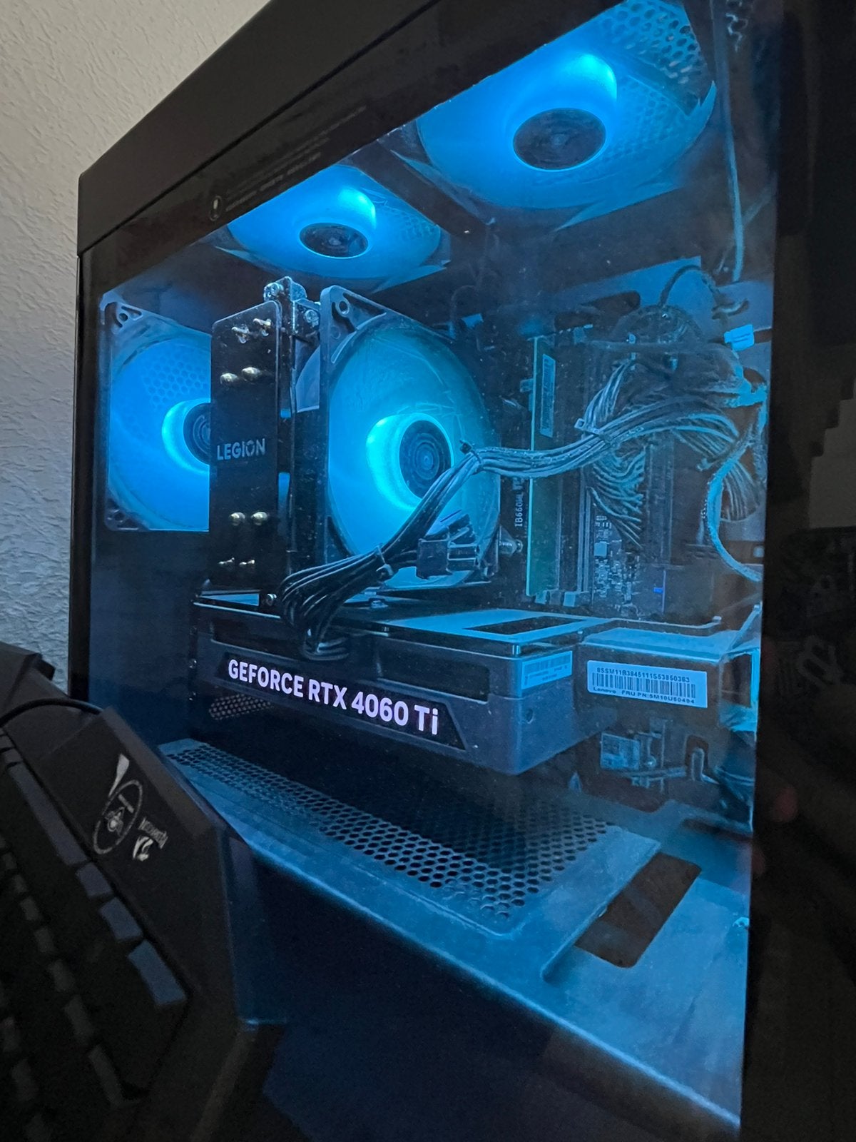 Tekoop pc 2 monitor en keyboard en muis en muismat, Ophalen, Zo goed als nieuw, Gaming, Met videokaart