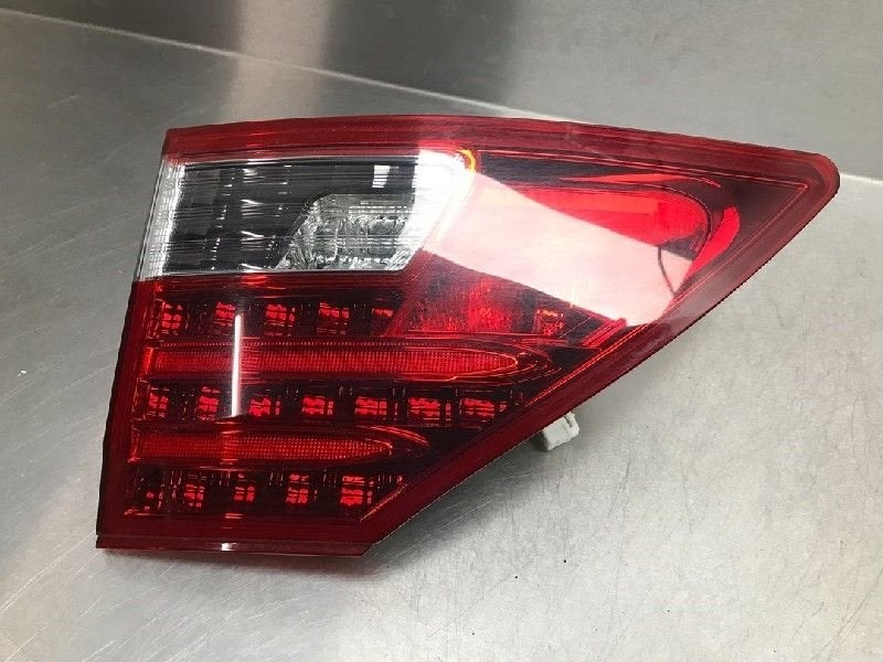 FEU ARRIÈRE DROIT Lexus IS C (E2) (|8155153230|), Lexus-infoservice@lexus.de, Lexus, Utilisé, Toyota-Allee 2
50858  Köln, DE