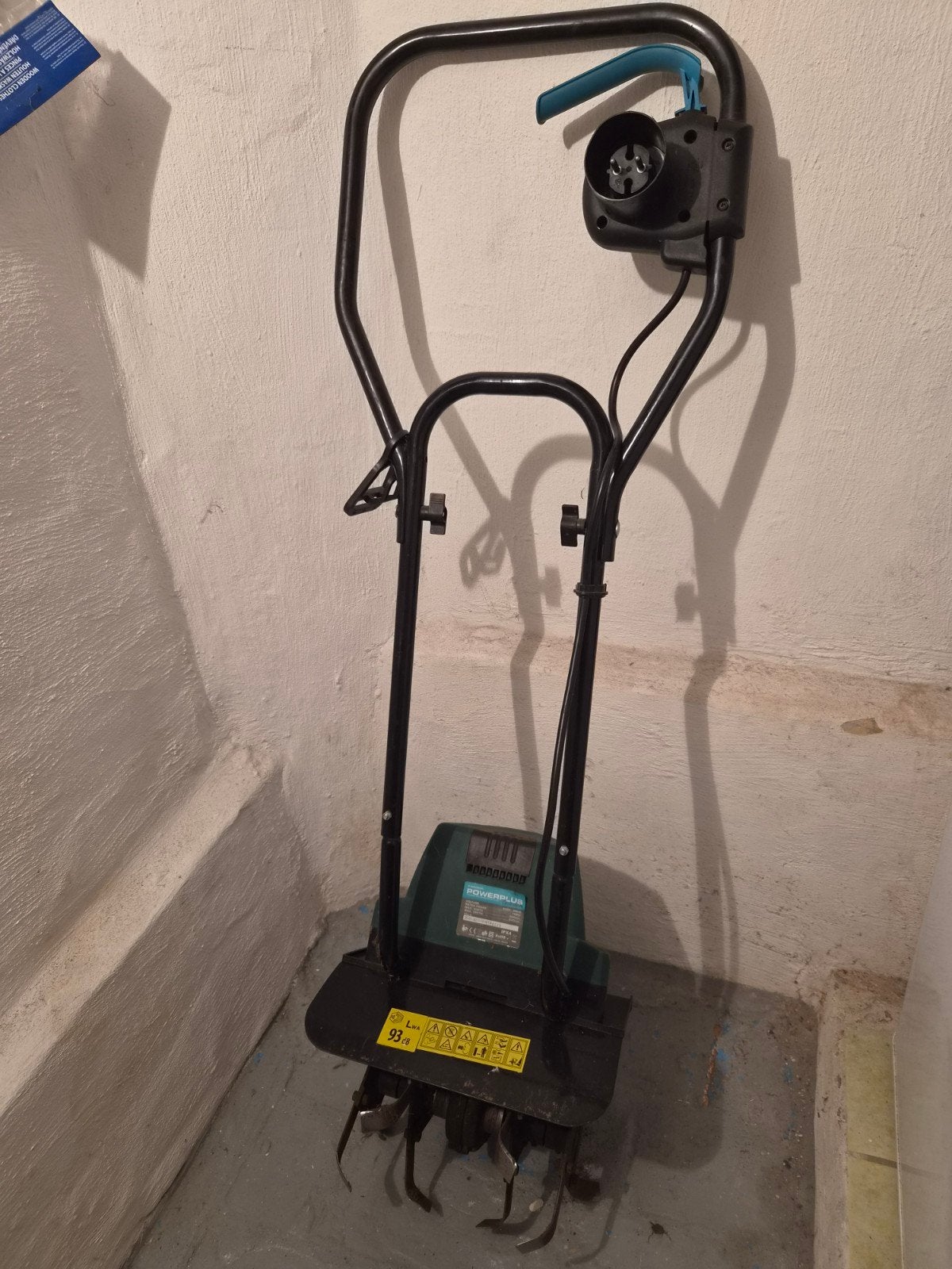 Elektrische Tuinfrees, Ophalen