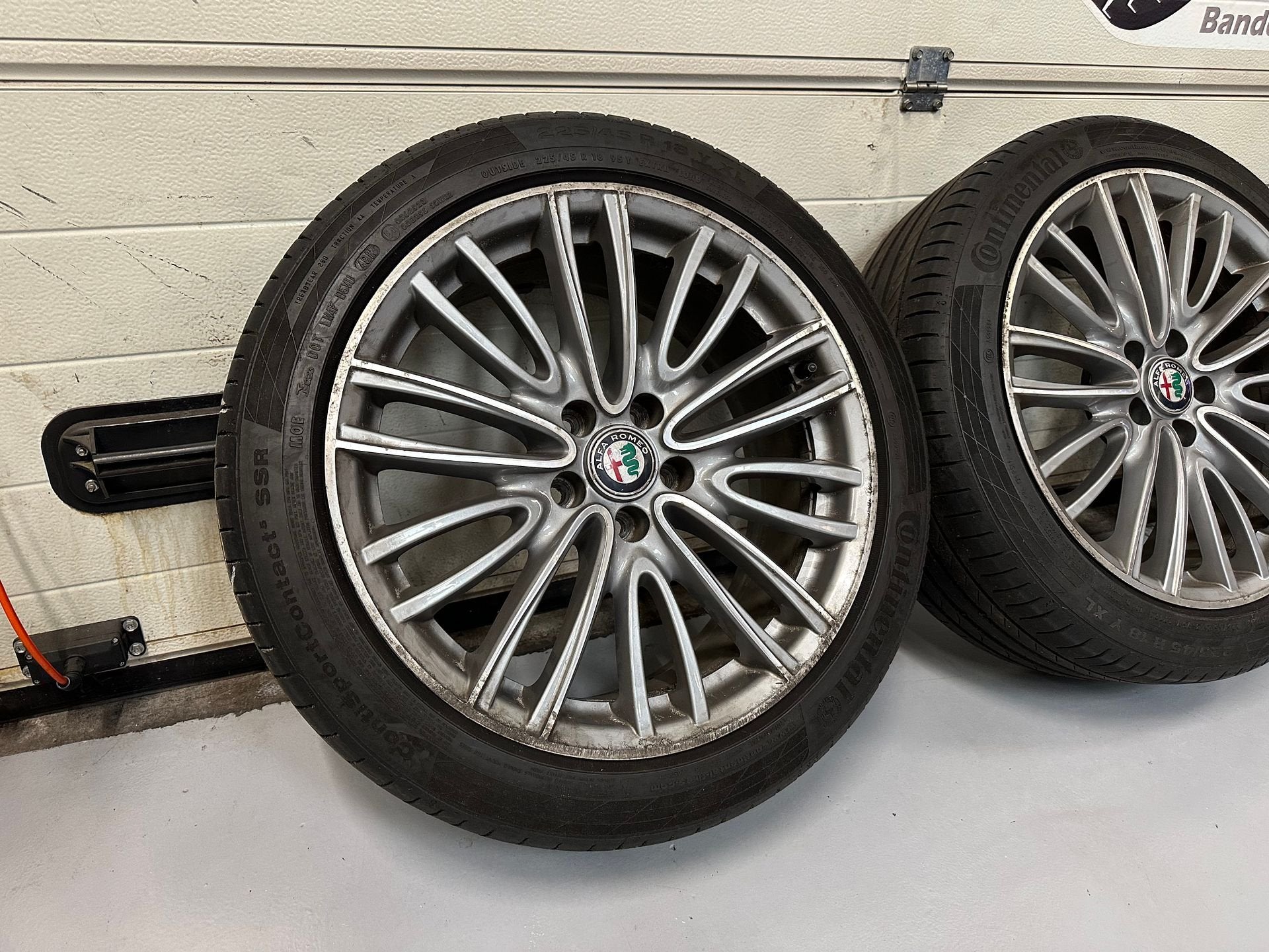 18inch Originele Alfa Sport Velgen set! A merk banden!, Auto-onderdelen, Banden en Velgen, 18 inch, Gebruikt, -, -