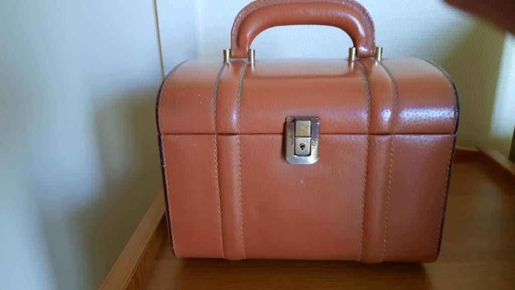 vintage - beautycase leer - camelkleur, Bijoux, Sacs & Beauté, Boîtes de maquillage & Beauty case, Utilisé, Rigide, Brun, Avec miroir(s)