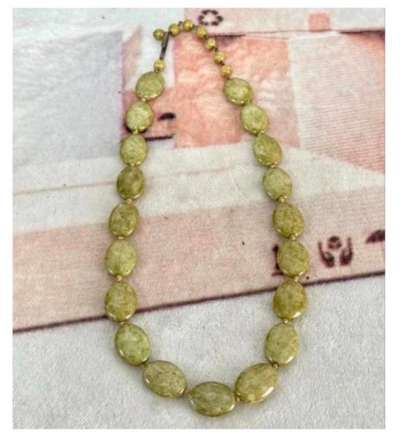 Collier de perles en verre vert en marbre écossais noué 1960, Enlèvement ou Envoi, Collier, Avec pierre précieuse