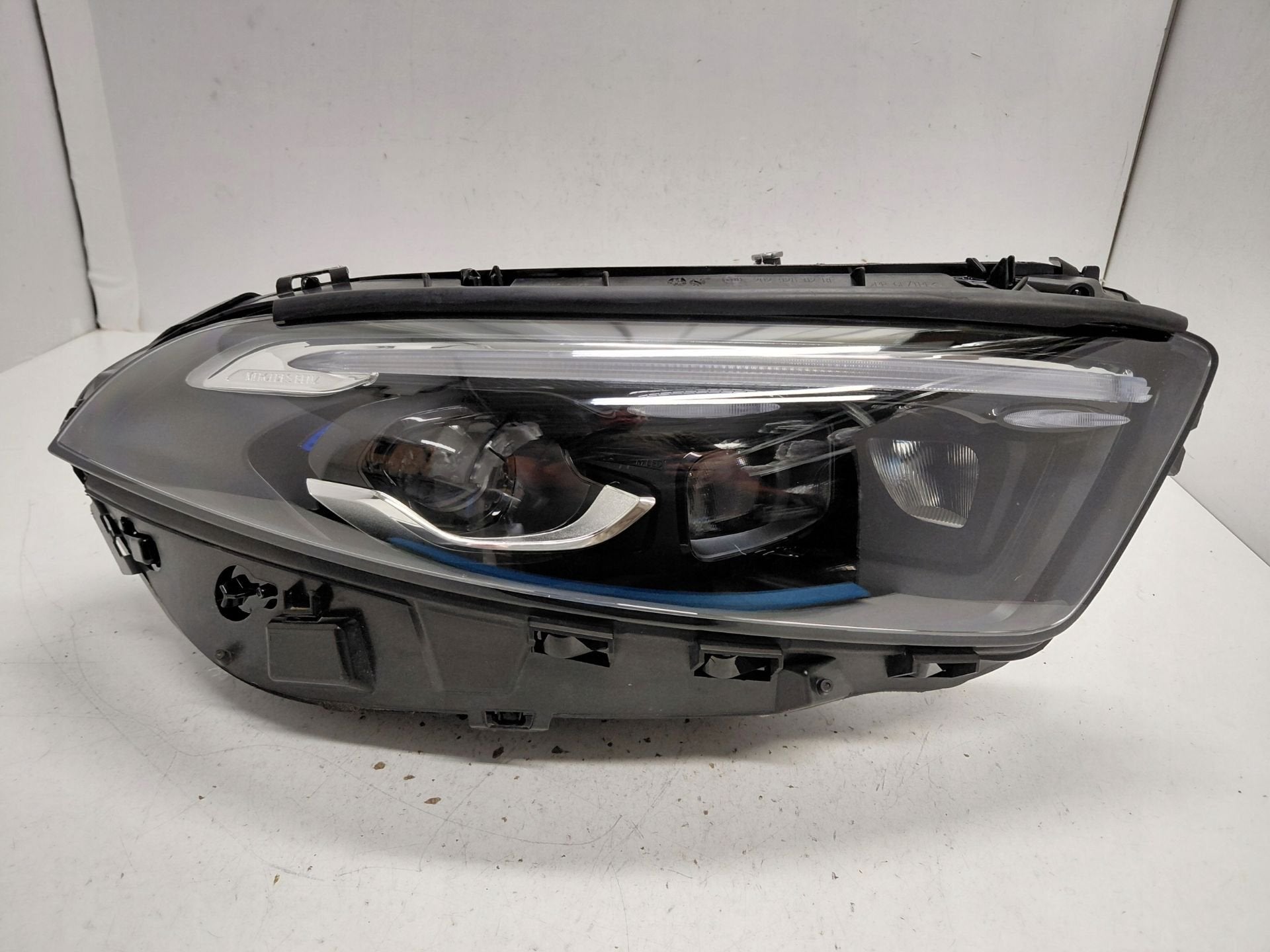 Phare droit Mercedes Classe A A1779065804, Mercedes-Benz AG, Mercedes-Benz, Utilisé, Mercedesstrasse 120
70372  Stuttgart, DE