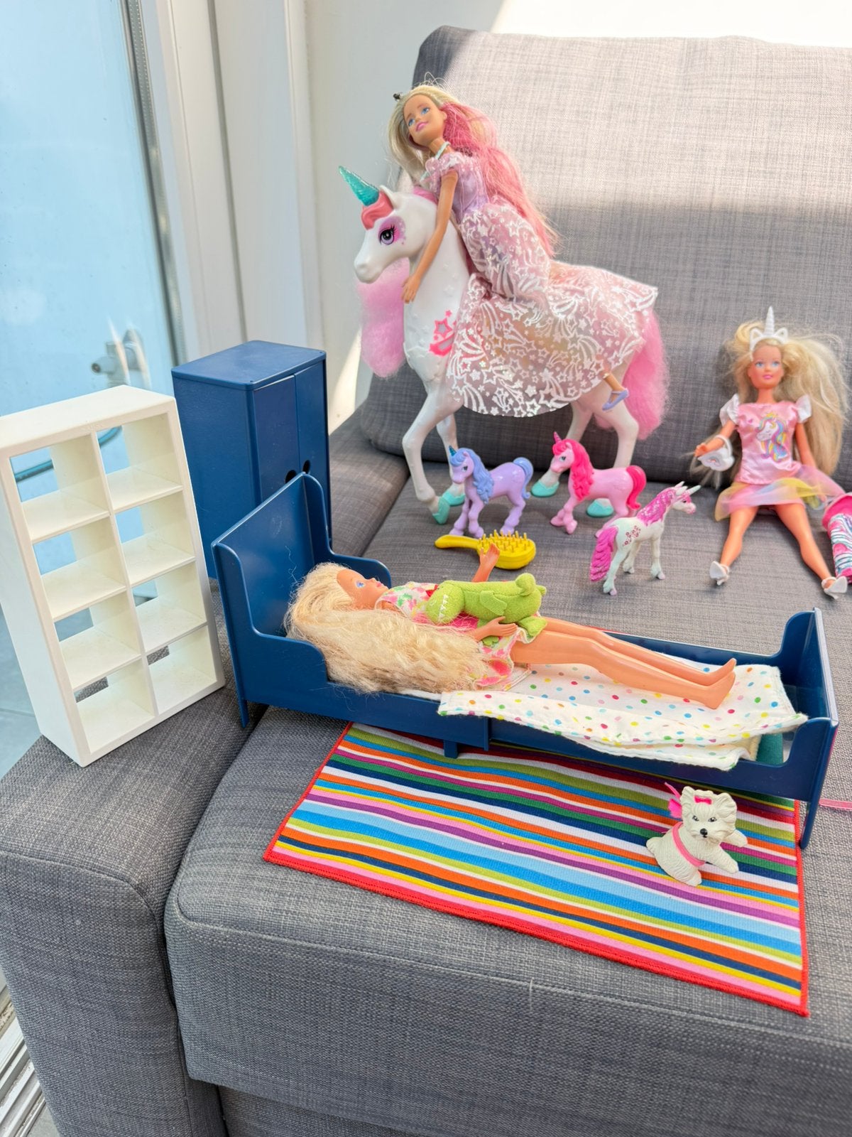 Barbie pakket + werkende eenhoorn (bv. voor DIY poppenhuis), Enlèvement, Utilisé, Barbie