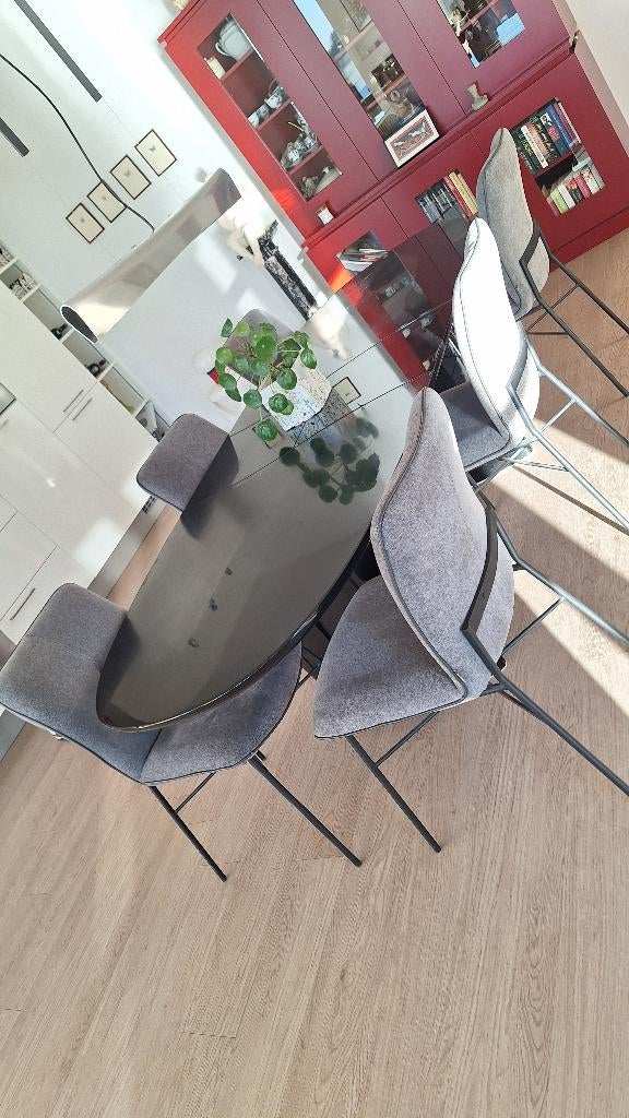 6 comfortabele stoelen van XOOON, waarvan 4 ongebruikt., Ophalen, Nieuw, Vier