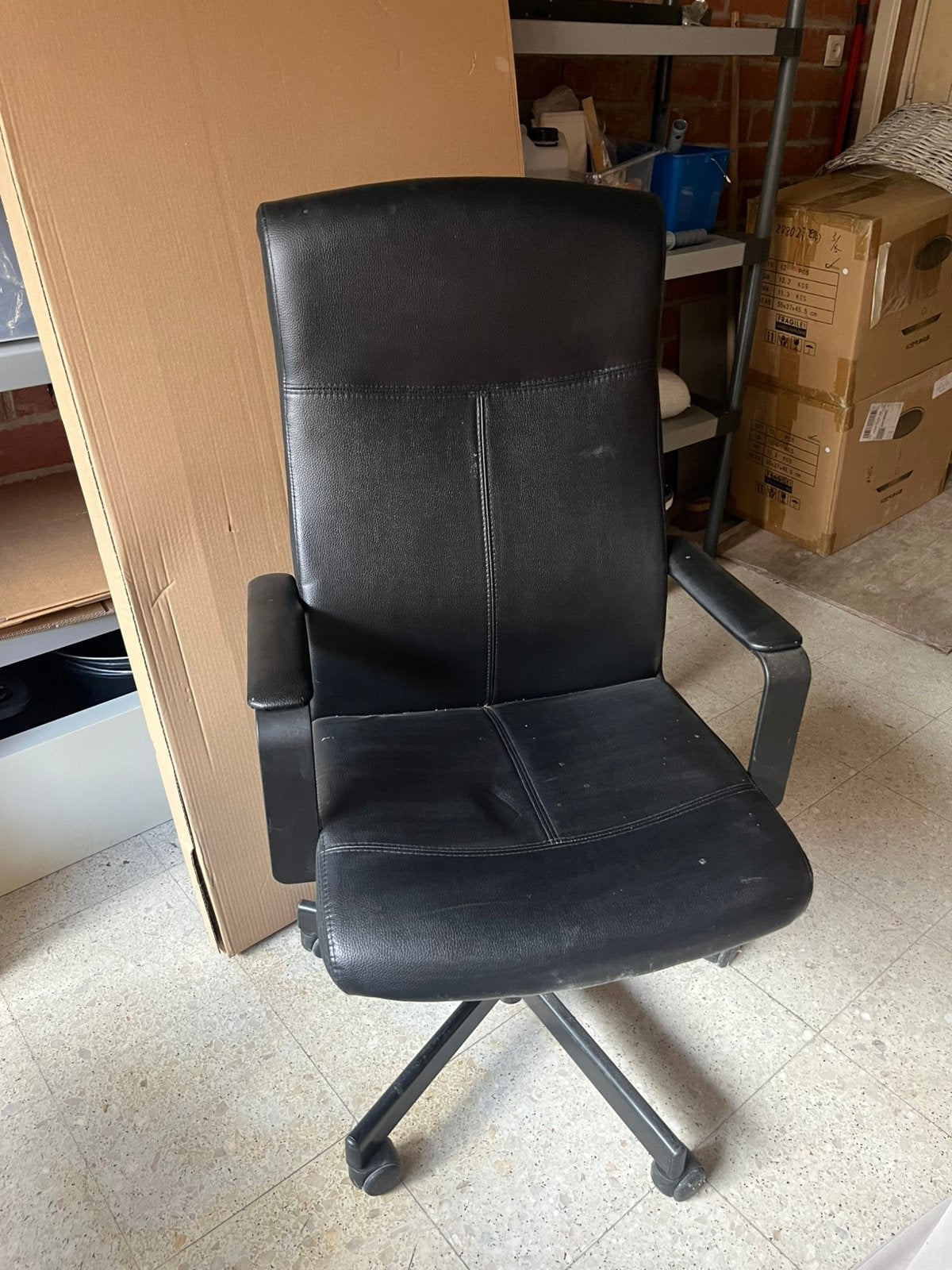 Chaise de bureau noire à dossier haut avec accoudoirs, Comme neuf, Chaise de bureau de gaming, Enlèvement, Chaise de bureau