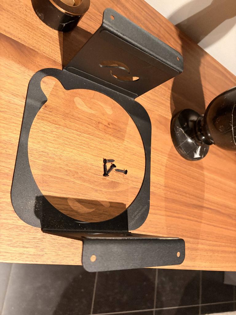 Mac Studio under desk mount, Ophalen