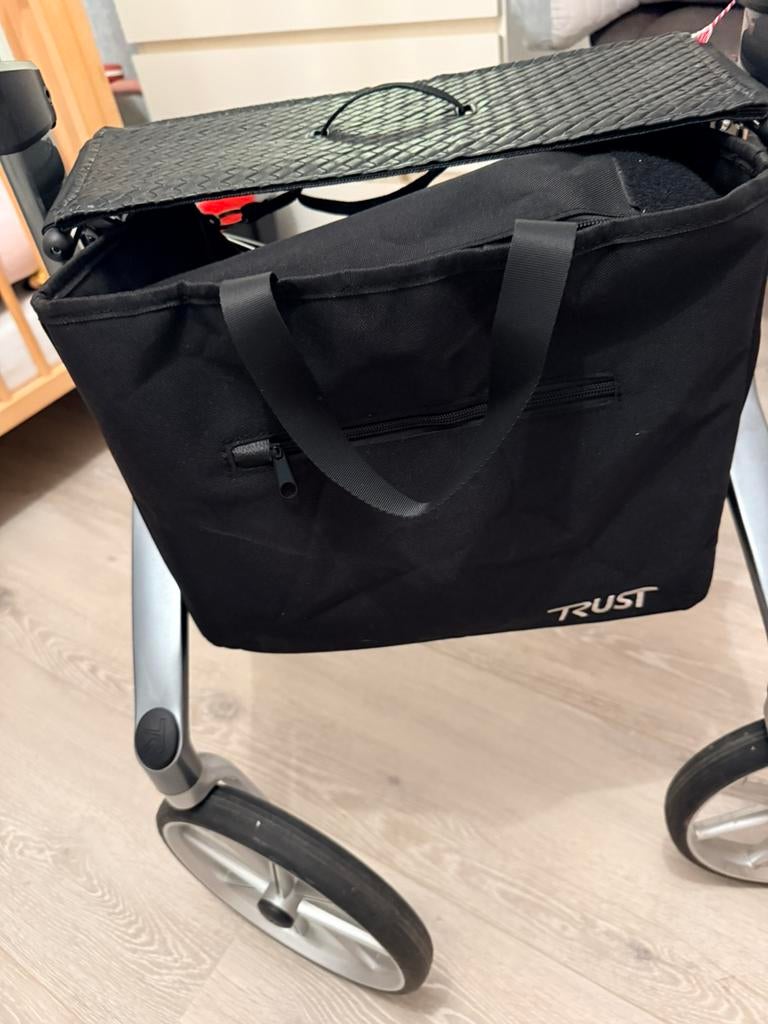 Rolator nieuw topmodel voor binnen en buiten, Ophalen, Zo goed als nieuw