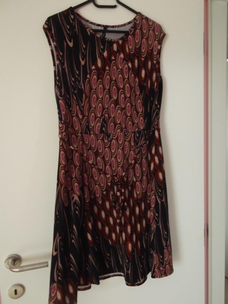 Jurk Paprika maat S - 44, Kleding | Dames, Jurken, Overige kleuren, Maat 42/44 (L), Ophalen of Verzenden, Paprika