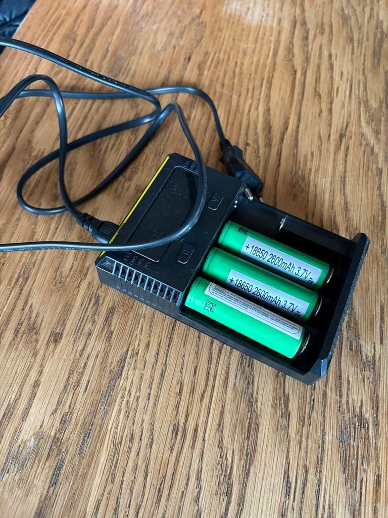Nitecore i4 NEW batterijlader, Ophalen, Zo goed als nieuw