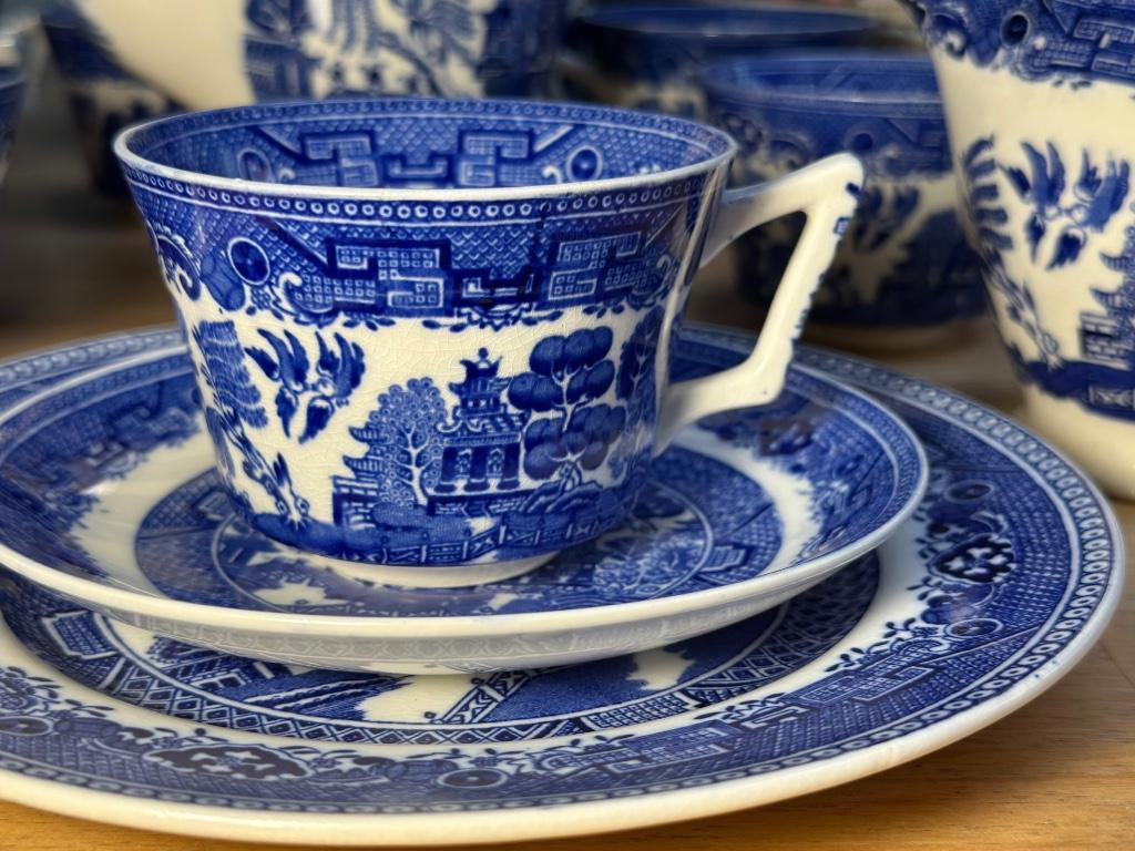 Service Thé Porcelaine Fine WILLOW FENTON ENGLAND 39 pièces, Antiquités & Art, Enlèvement