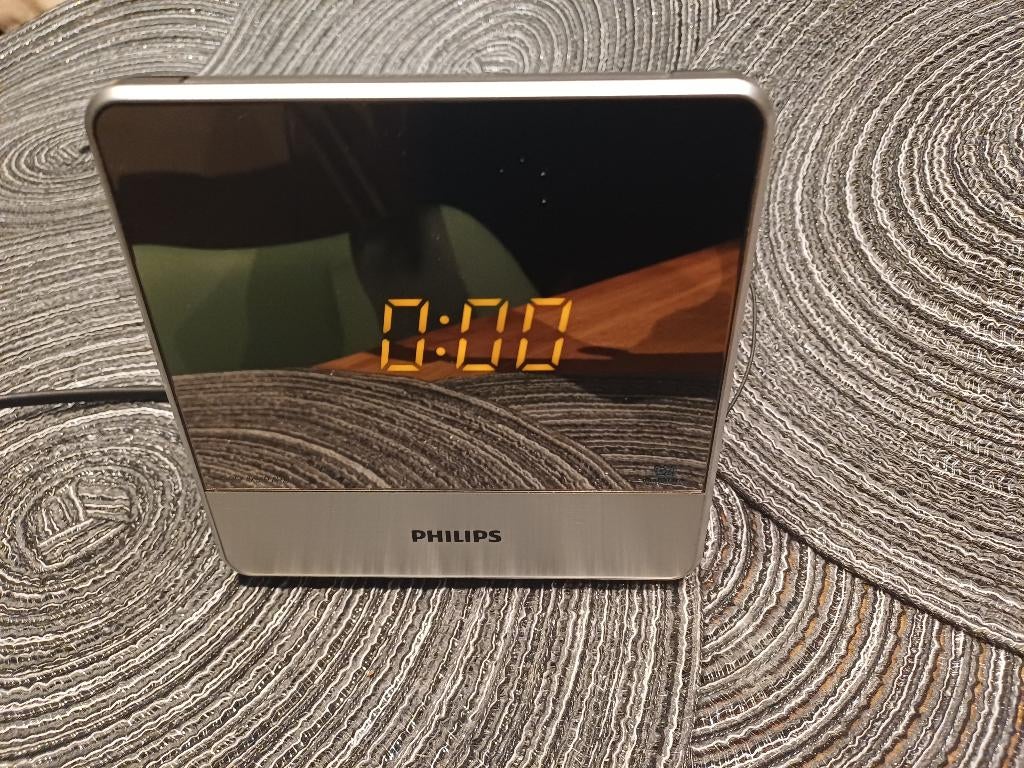 Radio-Réveil Philips AJ3231 - Miroir, Electroménager, Réveils, Enlèvement, Comme neuf, Digital