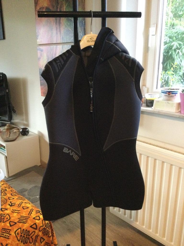Bare Arctic Lady 7mm Overvest size 12+ aan 100€, Enlèvement ou Envoi, Neuf, Combinaison de plongée