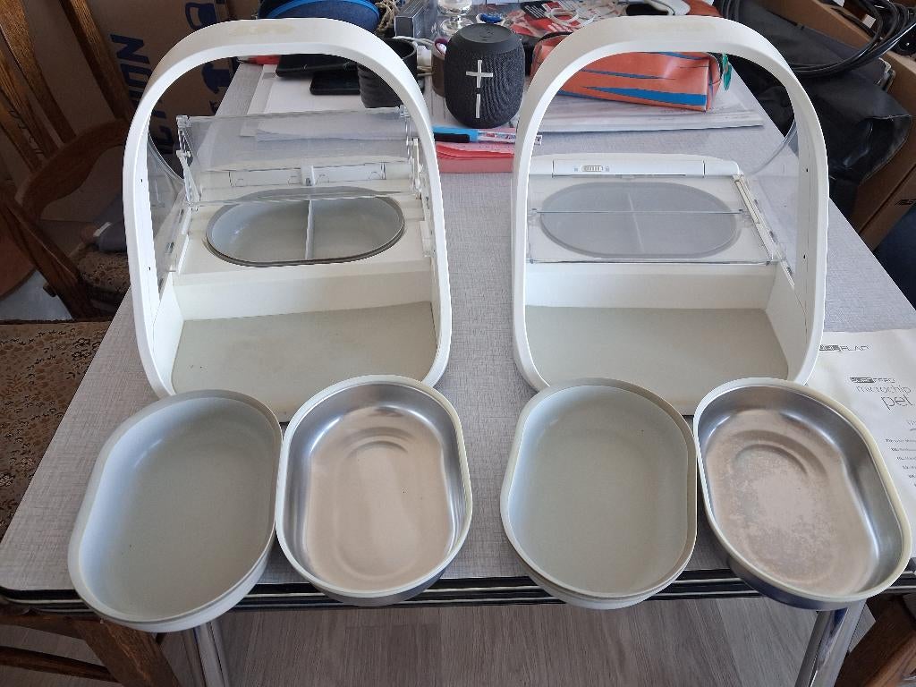 Bols de nourriture automatiques pour chats Sureflap, Enlèvement, Automatiquement, Comme neuf