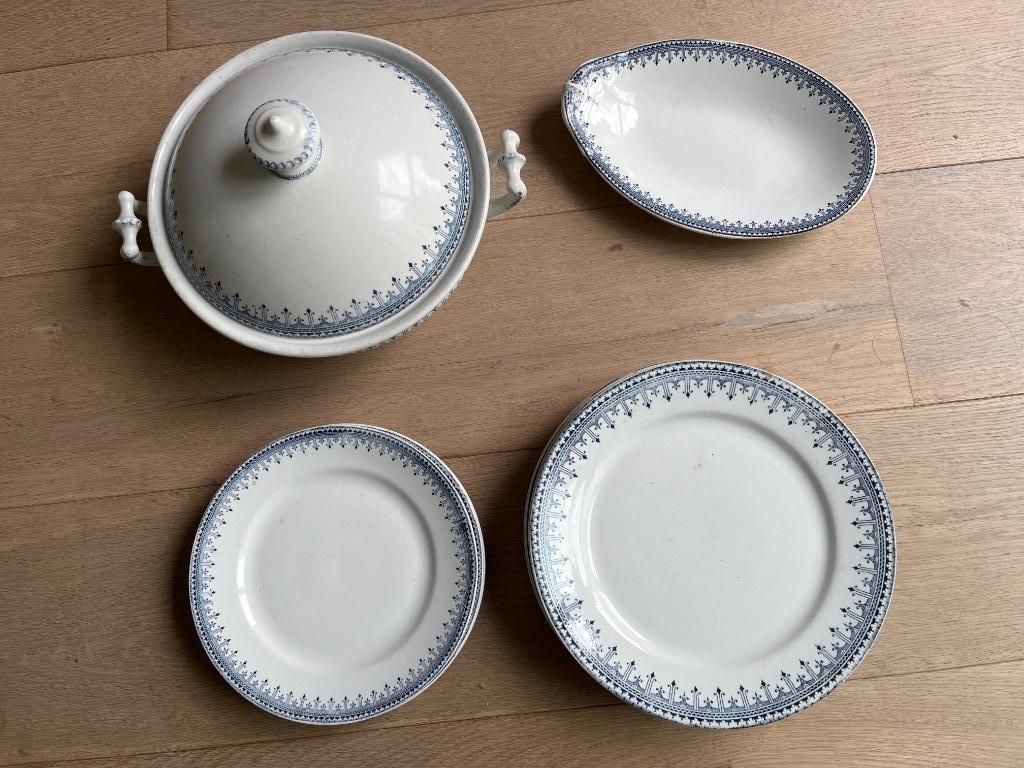Bol à soupe et assiettes en porcelaine - Bordure, Enlèvement