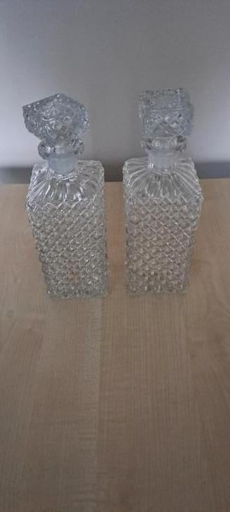 carafes en cristal, Enlèvement