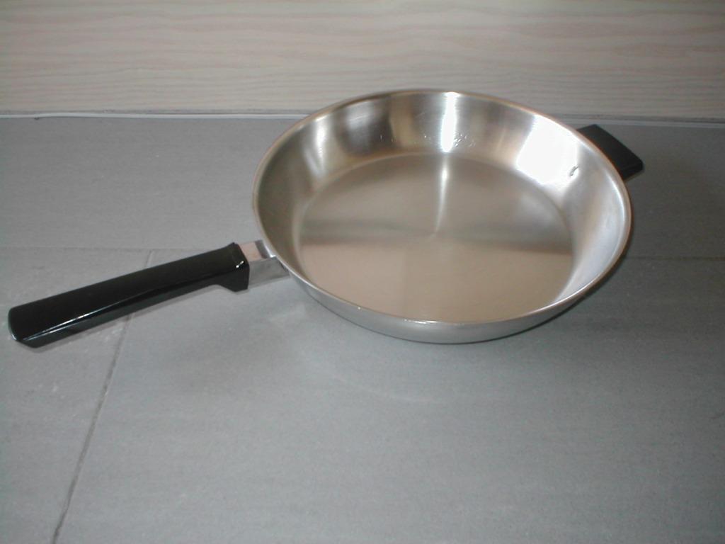 pan demeyere 18/10 diameter 27 cm alsook steelpan 19 cm, Huis en Inrichting, Keuken | Potten en Pannen, Inox, Gebruikt, Keramische plaat