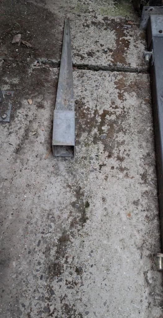 6x Paalhouder met punt 7.1 x 7.1 x 75 cm, Doe-het-zelf en Bouw, Ophalen, Gebruikt, Overige typen