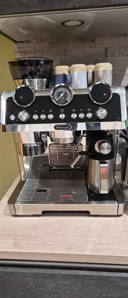 Delonghi La Specialista Maestro – Cold Brew, Elektronische apparatuur, Koffiezetapparaten, Zo goed als nieuw, Koffiebonen, Espresso apparaat