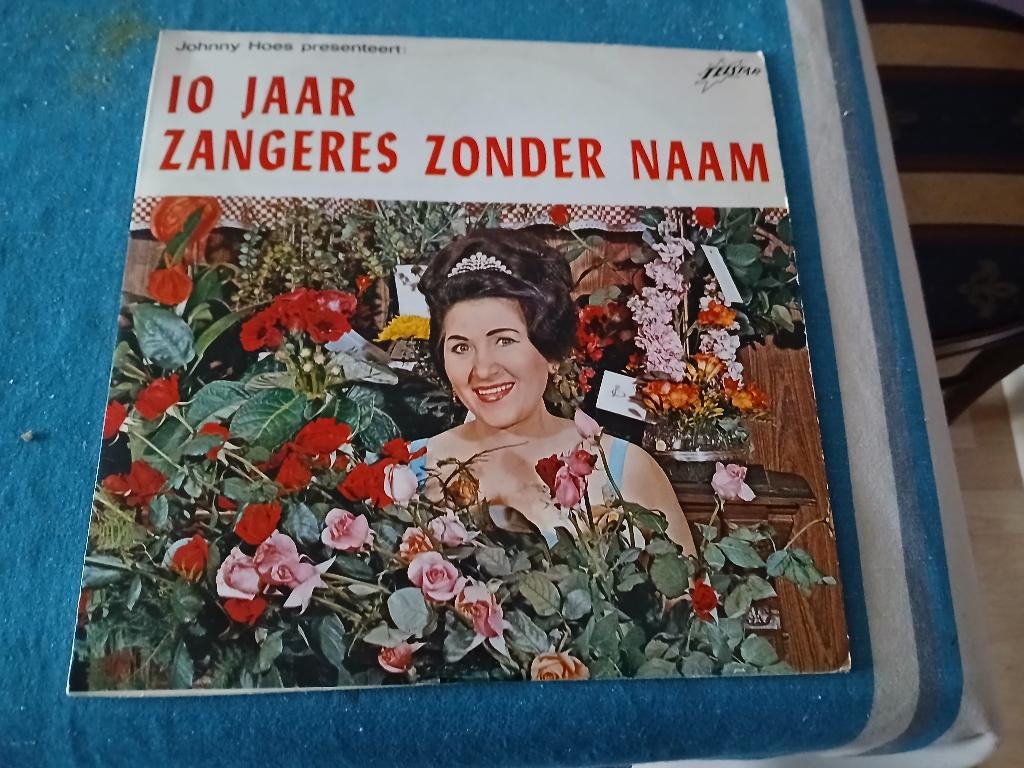 VINYL LP - DE ZANGERES ZONDER NAAM, Ophalen of Verzenden, Gebruikt, 12 inch, Levenslied of Smartlap