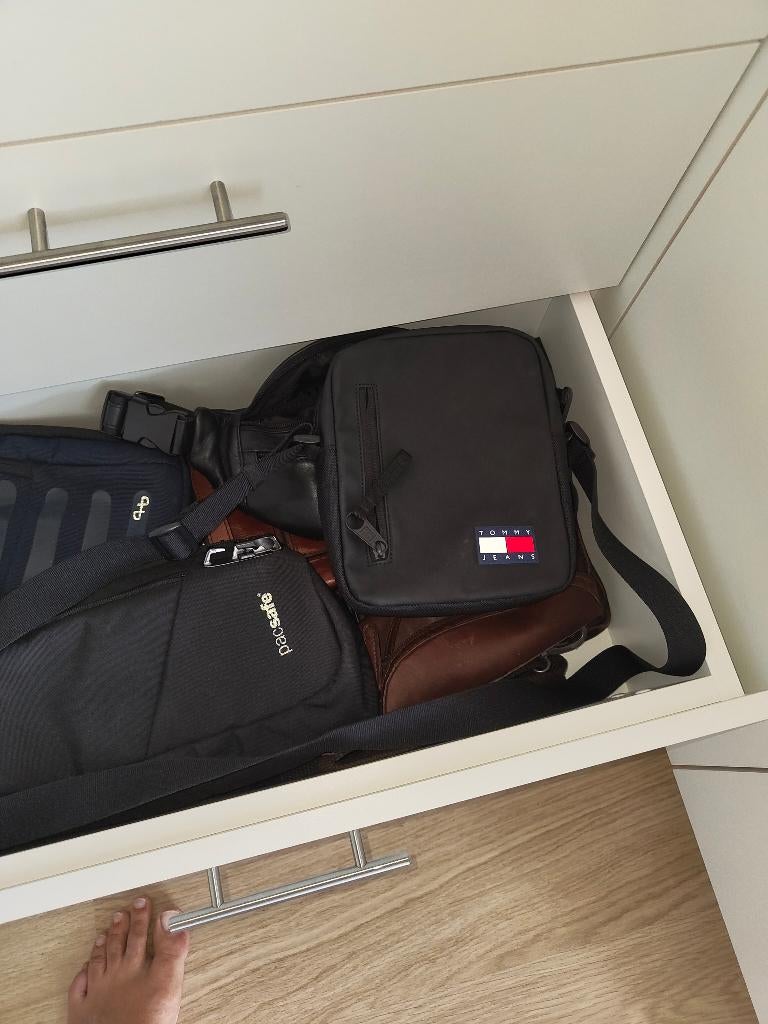 Schoudertassen en Heuptassen heren, Overige merken, Zwart, Ophalen of Verzenden, Zo goed als nieuw