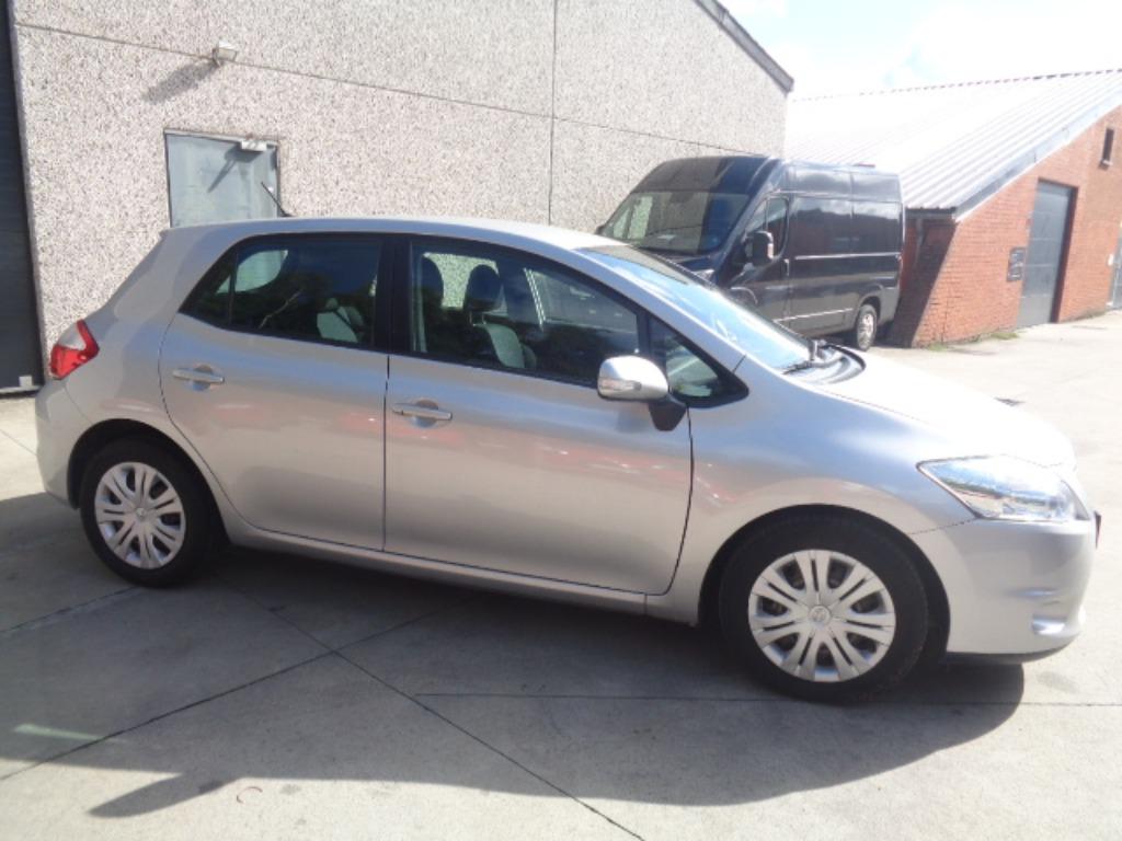 TOYOTA AURIS 5P 1300 CC BENZINE 6VIT 10/2012 90000KM, Auto's, Voorwielaandrijving, Euro 5, Stof, Zwart