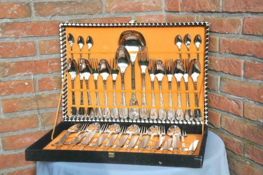 § menagere 12 personnes imcomplete, Enlèvement ou Envoi, Comme neuf, Autres matériaux, Ensemble de couverts
