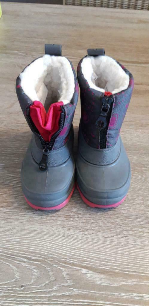 Bottes fourrées fille pointure 24-25, Enlèvement, Comme neuf, Fille, Bottes