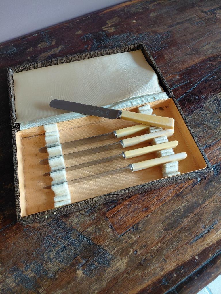 Parelmoer botermessen Williamjackson & Co, Antiek en Kunst, Antiek | Bestek, Verzenden