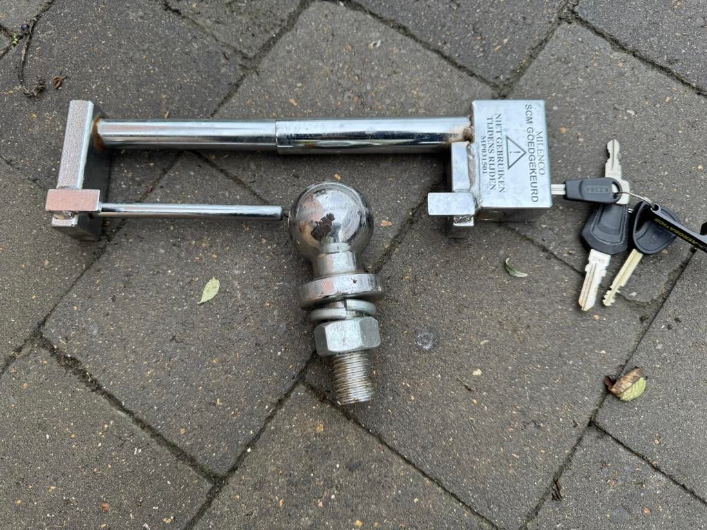 Serrure de timent ( milenco) pour Knott ´+ boule, Caravanes & Camping, Enlèvement