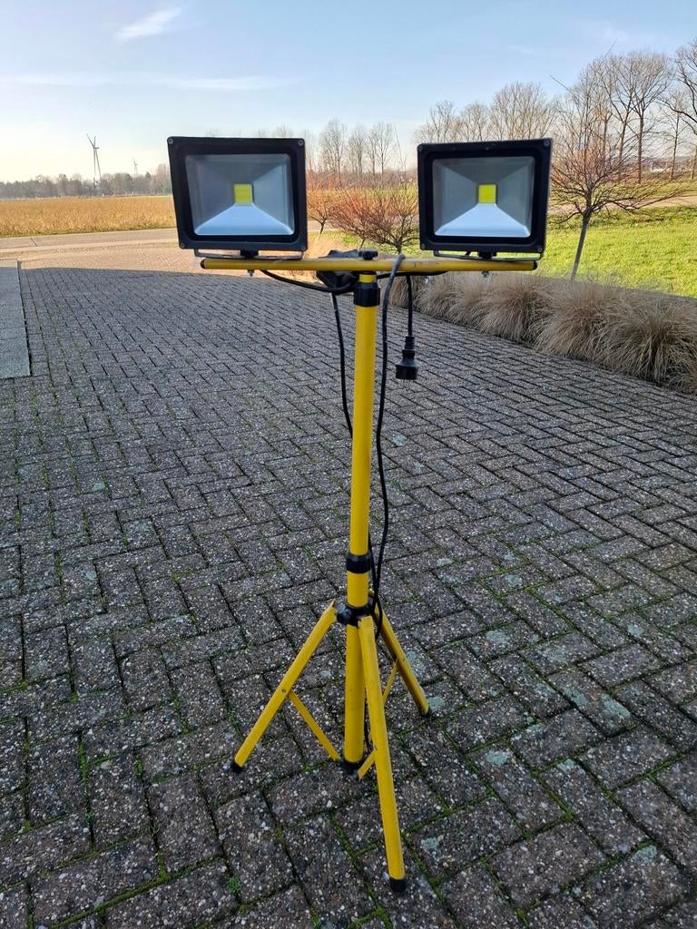 Led bouwlamp op statief, Doe-het-zelf en Bouw, Ophalen, Gebruikt, Overige typen, Met statief